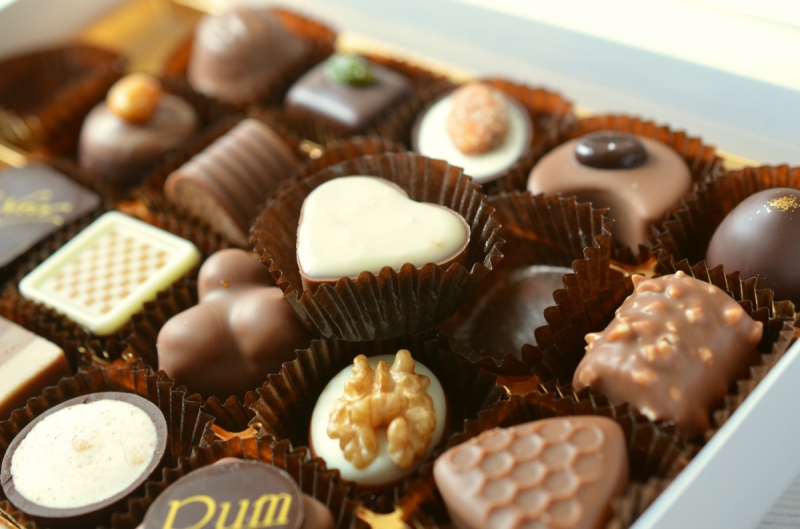 confiserie-ST CYR SUR MER-min_chocolates_food_candy_calories_nibble_chocolate_heart-782043